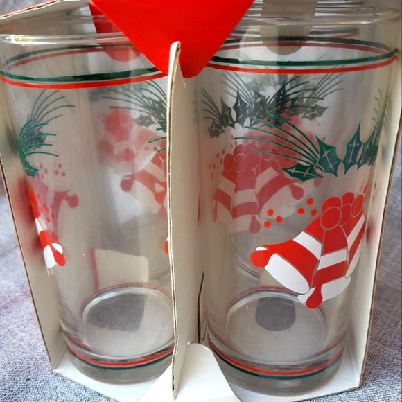 🎄(7) Vintage Holly Berry Christmas Jingle Bells Tumblers Glasses Red White New - Picture 7 of 16